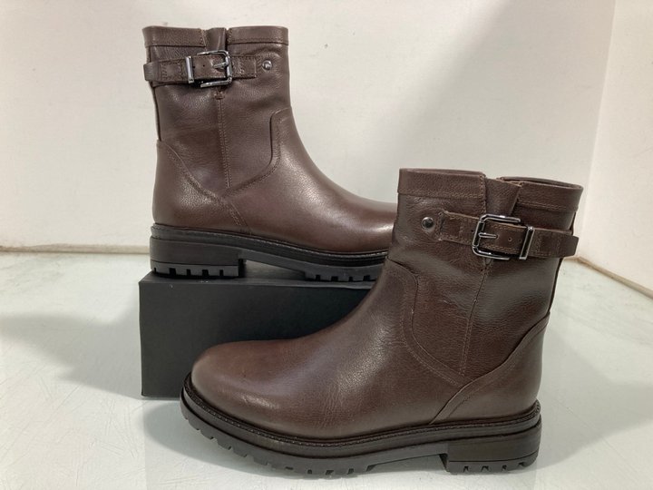 Lot 650  
            Marchington SR12 - Parcel Delivery Only 

                
MINT VELVET GIA BROWN BIKER BOOTS - UK SIZE: 6 - ORIGINAL RRP: £160.00: LOCATION ...