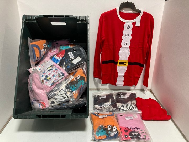Lot 670  
            Marchington SR12 - Parcel Delivery Only 

                
QTY OF ASSORTED CHILDRENS CLOTHING ITEMS IN VARIOUS SIZES TO INCLUDE BOYS DINOSAU...