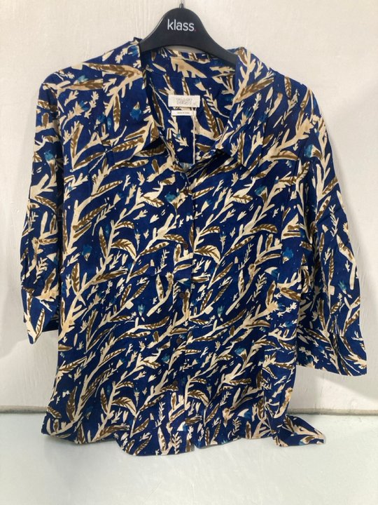 Lot 746  
            Marchington SR12 - Parcel Delivery Only 

                
TOAST GIA HERB PRINT SHIRT - UK SIZE: 12 - ORIGINAL RRP: £165.00: LOCATION - H2