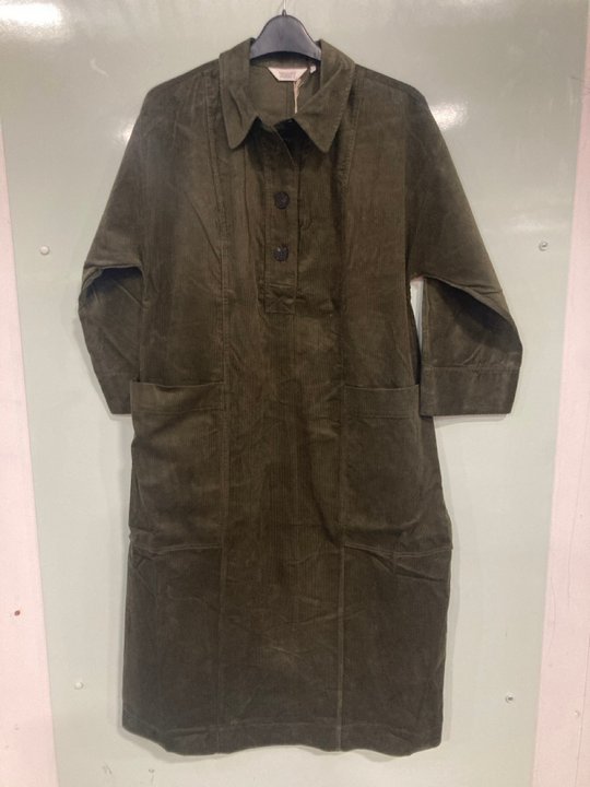 Lot 748  
            Marchington SR12 - Parcel Delivery Only 

                
TOAST ORGANIC CORD TUNIC DRESS IN TENT GREEN - SIZE: MEDIUM- ORIGINAL RRP: £185.0...