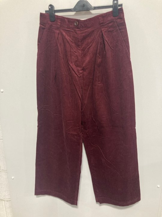 Lot 761  
            Marchington SR12 - Parcel Delivery Only 

                
TOAST PLEAT FRONT ORGANIC CORD TROUSERS IN BEETROOT - SIZE: 10 - ORIGINAL RRP: £1...