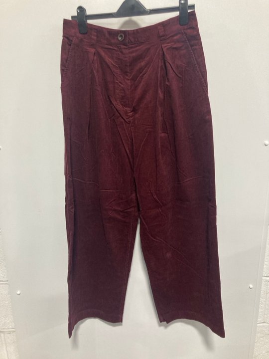 Lot 762  
            Marchington SR12 - Parcel Delivery Only 

                
TOAST PLEAT FRONT ORGANIC CORD TROUSERS IN BEETROOT - SIZE: 8 - ORIGINAL RRP: £16...