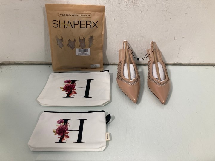 Lot 772  
            Marchington SR12 - Parcel Delivery Only 

                
3 X ASSORTED ITEMS TO INCLUDE RIVER ISLAND SANDALS IN BEIGE - UK SIZE: 6: LOCATIO...