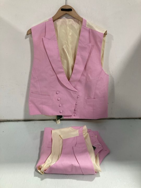 Lot 782  
            Marchington SR12 - Parcel Delivery Only 

                
2 X OLIVER BROWN LONDON WAISTCOATS IN PINK - UK 44R/46R: LOCATION - H4