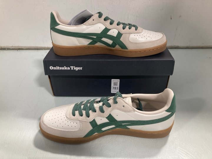 Lot 783  
            Marchington SR12 - Parcel Delivery Only 

                
ONITSUKA TIGER TRAINERS IN GREEN/BEIGE - UK 8: LOCATION - H4