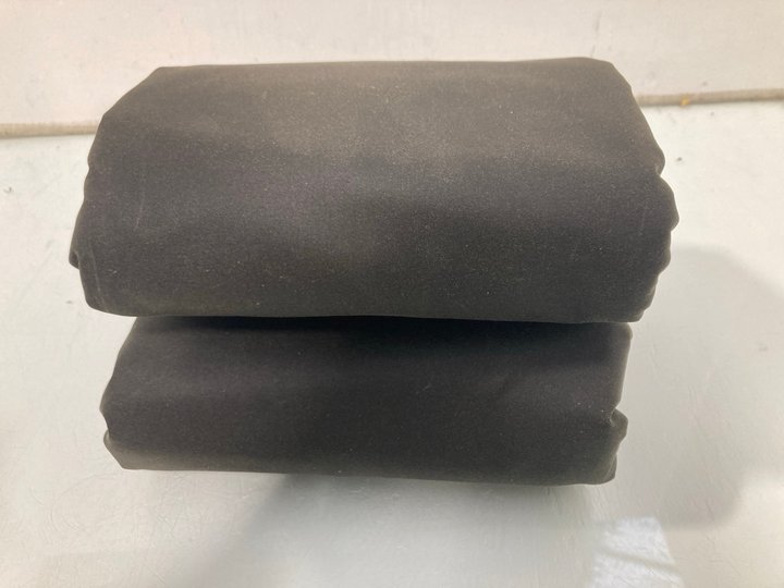 Lot 789  
            Marchington SR12 - Parcel Delivery Only 

                
HUNTER OUTDOOR OVER HEAD HOODIE IN CHARCOAL - UK 3XL: LOCATION - H4