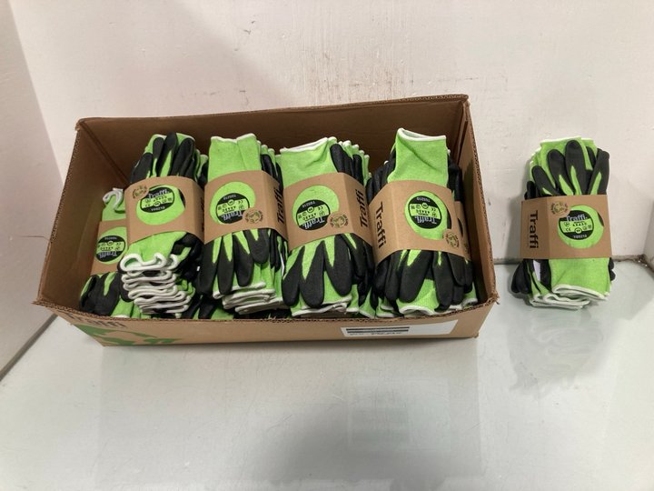 Lot 798  
            Marchington SR12 - Parcel Delivery Only 

                
QTY OF TRAFFI WORK GLOVES IN GREEN/BLACK - SIZE 9: LOCATION - H4