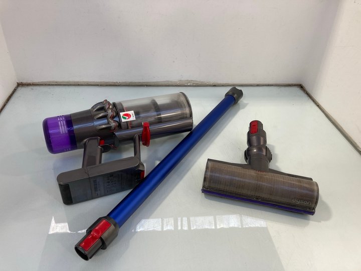Lot 813  
            Marchington SR12 - Parcel Delivery Only 

                
DYSON SV28 V11 CORDLESS STICK VACUUM CLEANER: LOCATION - H5