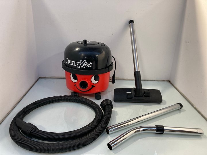 Lot 817  
            Marchington SR12 - Parcel Delivery Only 

                
NUMATIC HENRY CYLINDER VACUUM CLEANER: LOCATION - H5