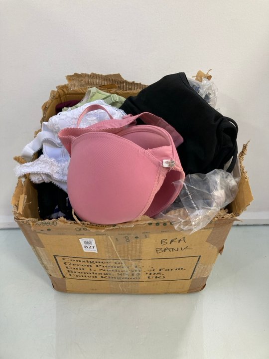 Lot 827  
            Marchington SR12 - Parcel Delivery Only 

                
QTY OF ASSORTED WOMENS UNDERWEAR TO INCLUDE MISSVERA COLLECTION PADDED BRA IN PIN...