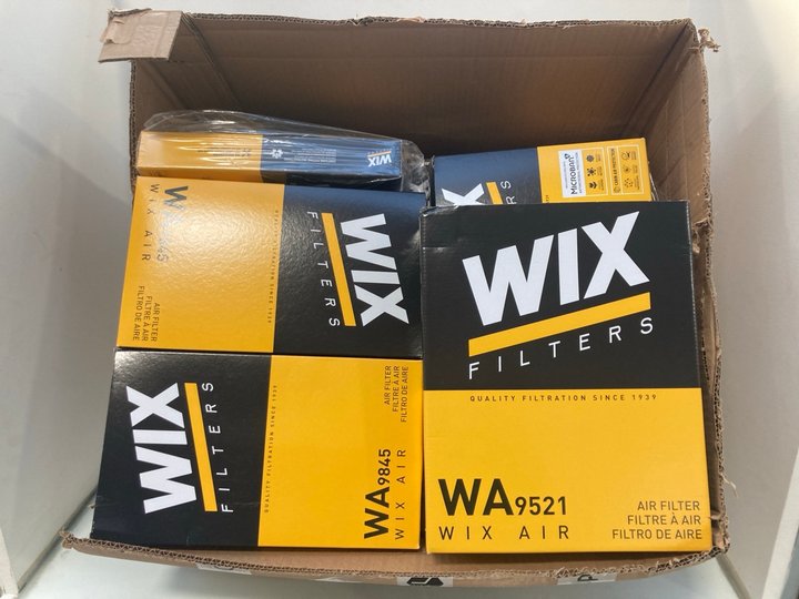 Lot 833  
            Marchington SR12 - Parcel Delivery Only 

                
QTY OF ASSORTED WIX FILTERS TO INCLUDE WA9521 WIX AIR FILTER: LOCATION - H6