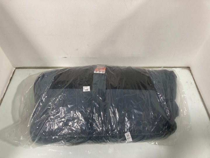 Lot 837  
            Marchington SR12 - Parcel Delivery Only 

                
MOUNTAIN WAREHOUSE SNOW BORG LINED PADDED JACKET IN GREY - UK XL: LOCATION - H7