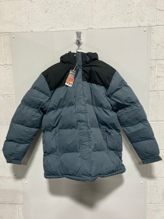 Lot 842  
            Marchington SR12 - Parcel Delivery Only 

                
MOUNTAIN WAREHOUSE SNOW BORG LINED PADDED JACKET IN GREY - UK XL: LOCATION - H7