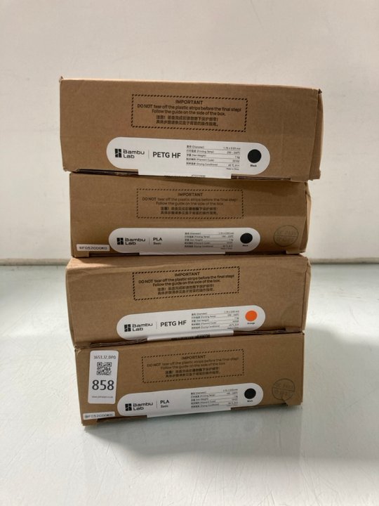 Lot 858  
            Marchington SR12 - Parcel Delivery Only 

                
4 X BAMBU LAB 3D PRINTING FILAMENT IN BLACK/ORANGE: LOCATION - H8