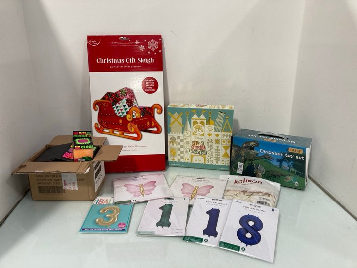 Lot 870  
            Marchington SR12 - Parcel Delivery Only 

                
QTY OF ASSORTED ITEMS TO INCLUDE GIUHAT DINOSAUR TOY SET: LOCATION - H9