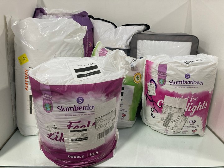 Lot 892  
            Marchington SR12 - Parcel Delivery Only 

                
7 X ASSORTED BEDDING ITEMS TO INCLUDE SLUMBERDOWN FEELS LIKE DOWN DOUBLE DUVET: L...