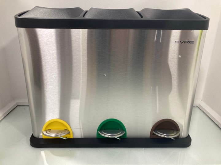 Lot 926  
            Marchington SR12 - Parcel Delivery Only 

                
EVRE 3 SECTION PEDAL RECYCLING BIN: LOCATION - H12