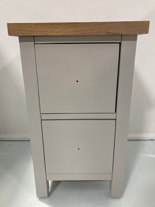 Lot 927  
            Marchington SR12 - Parcel Delivery Only 

                
2 DRAWER BEDSIDE TABLE IN LIGHT GREY/PINE: LOCATION - H12
