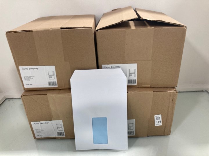 Lot 934  
            Marchington SR12 - Parcel Delivery Only 

                
4 X BOXES OF ASSORTED PURELY EVERYDAY COMMERCIAL ENVELOPES: LOCATION - H13