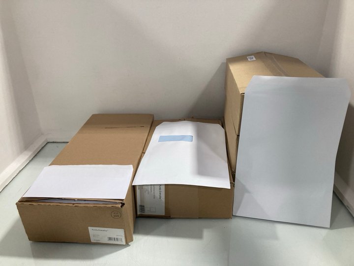 Lot 938  
            Marchington SR12 - Parcel Delivery Only 

                
5 X BOXES OF ASSORTED PURELY EVERYDAY COMMERCIAL ENVELOPES: LOCATION - H13