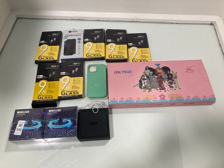 Lot 946  
            Marchington SR12 - Parcel Delivery Only 

                
QTY OF ASSORTED TECH ITEMS TO INCLUDE WIRELESS EARPHONES: LOCATION - H14