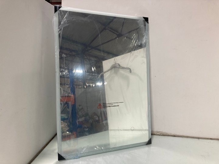 Lot 992  
            Marchington SR12 - Parcel Delivery Only 

                
QUAVIKEY LED MIRROR: LOCATION - H16