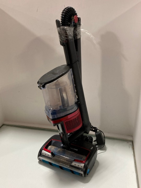 Lot 1038  
            Marchington SR11 - Parcel Delivery Only 

                
SHARK DUO CLEAN POWER FINS CORDLESS STICK STYLE VACUUM CLEANER: LOCATION - BR4