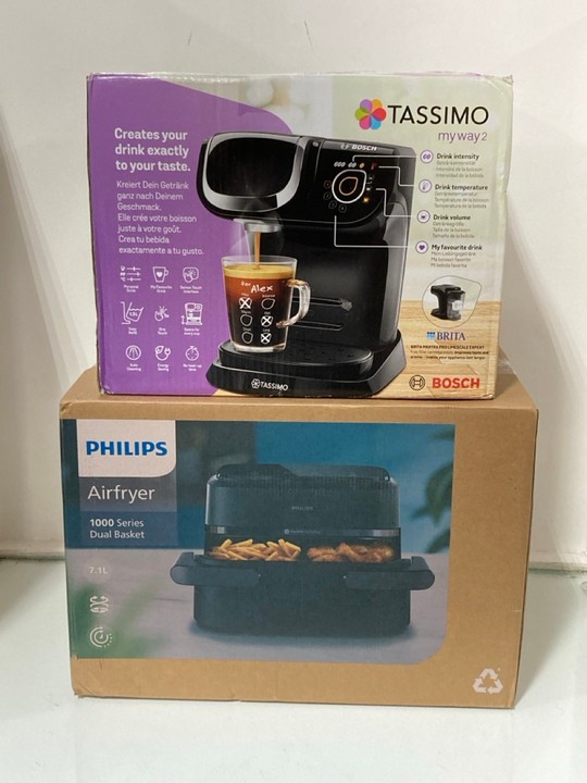 Lot 1039  
            Marchington SR11 - Parcel Delivery Only 

                
2 X ASSORTED HOME KITCHEN APPLIANCES TO INCLUDE PHILIPS 1000 SERIES DUAL BASKET A...