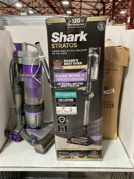 Lot 1045  
            Marchington SR11 - Parcel Delivery Only 

                
3 X ASSORTED VACUUM CLEANERS TO INCLUDE VAX AIR STRETCH PET MAX CORDED UPRIGHT VA...