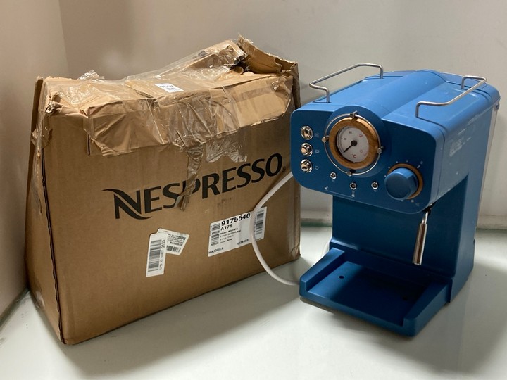 Lot 1056  
            Marchington SR11 - Parcel Delivery Only 

                
2 X ASSORTED HOME KITCHEN APPLIANCES TO INCLUDE MAGIMIX NESPRESSO COFFEE POD MACH...