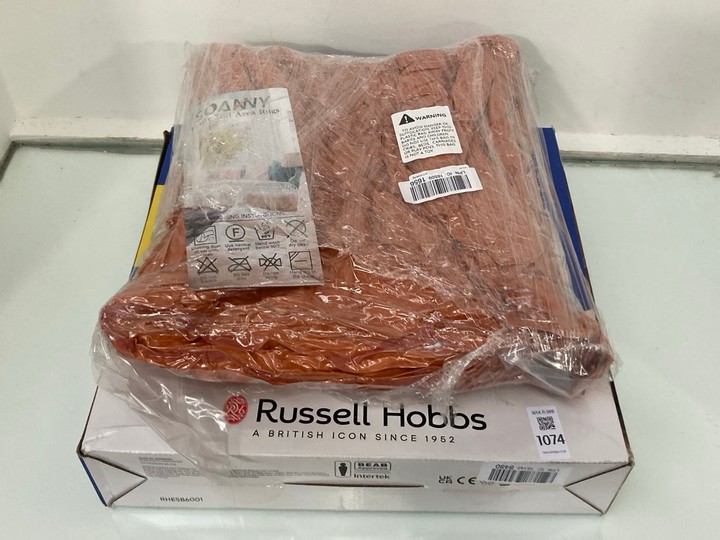 Lot 1074  
            Marchington SR11 - Parcel Delivery Only 

                
2 X ASSORTED ITEMS TO INCLUDE RUSSELL HOBBS POLYESTER SINGLE ELECTRIC BLANKET: LO...