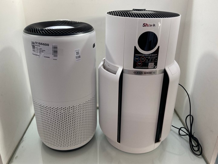 Lot 1138  
            Marchington SR11 - Parcel Delivery Only 

                
2 X ASSORTED DEHUMIDIFIERS TO INCLUDE LEVIOT DEHUMIDIFIER IN WHITE: LOCATION - CR8