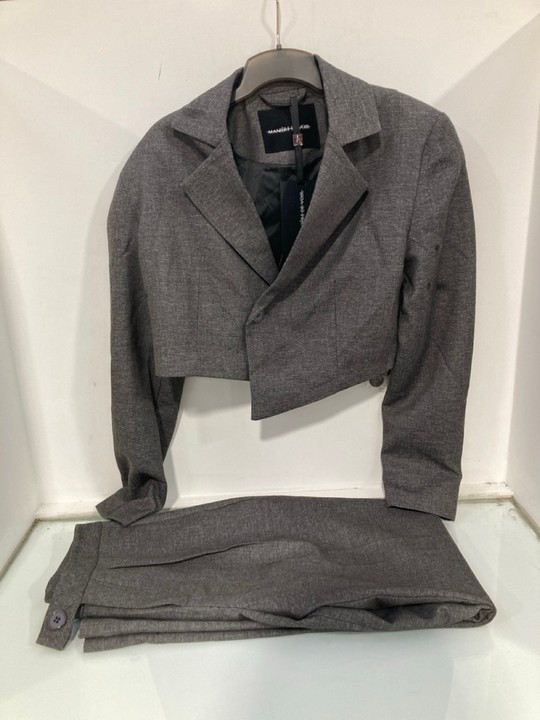 Lot 1234  
            Marchington SR11 - Parcel Delivery Only 

                
2 X MANIERE DE VOIR CLOTHING ITEMS TO INCLUDE WOMENS CROP JACKET IN GREY : SIZE 1...