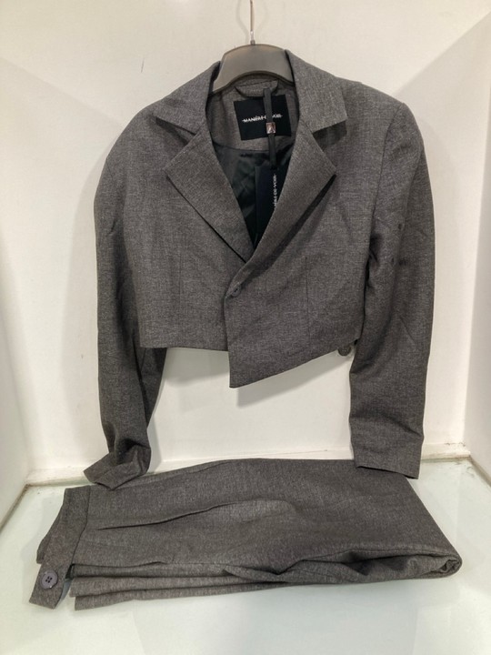 Lot 1235  
            Marchington SR11 - Parcel Delivery Only 

                
2 X MANIERE DE VOIR CLOTHING ITEMS TO INCLUDE WOMENS DRESS TROUSERS IN GREY : SIZ...