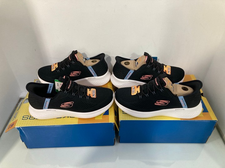 Lot 1245  
            Marchington SR11 - Parcel Delivery Only 

                
2 X PAIRS OF SKECHERS SLIP INS TRAINERS : SIZE 5 UK: LOCATION - B4