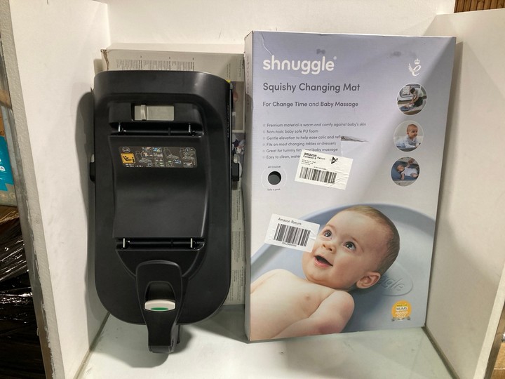 Lot 1332  
            Marchington SR11 - Parcel Delivery Only 

                
3 X ASSORTED ITEMS TO INCLUDE MAMAS & PAPAS DREAM UPON A CLOUD BABY PLAYMAT AND G...