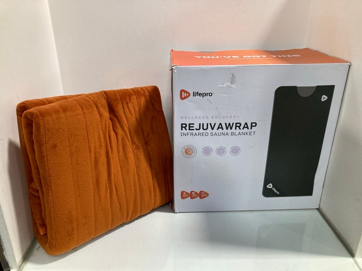 Lot 1349  
            Marchington SR11 - Parcel Delivery Only 

                
2 X ASSORTED ITEMS TO INCLUDE LIFEPRO WELLNESS RECOVERY REJUVA WRAP INFRARED SAUN...