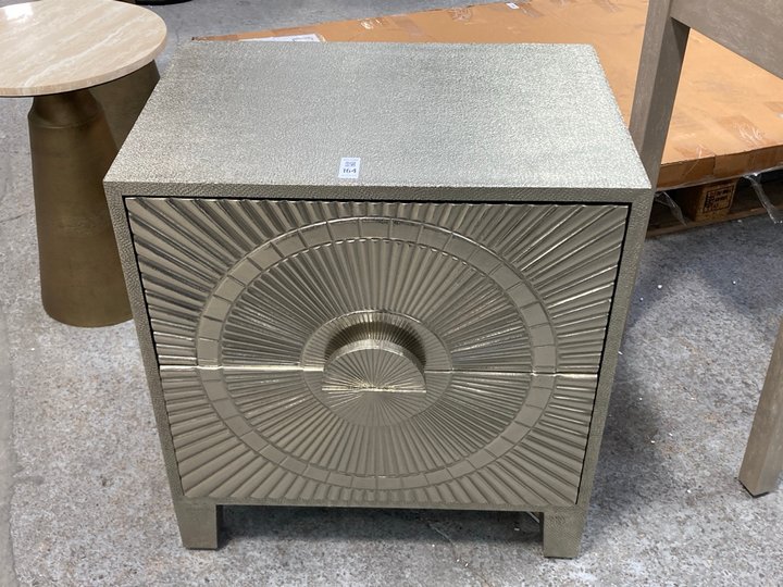 Lot 164  
            Marchington SR11 - Delivery or Collection 

                
MODERN STYLE 2 DRAWER BEDSIDE TABLE IN CHAMPAGNE SILVER FINISH: LOCATION - C2