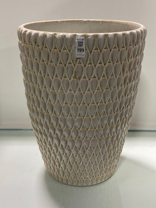 Lot 199  
            Marchington SR11 - Collection 

                
(COLLECTION ONLY) AEGEAN REACTIVE GLAZE CERAMIC MEDIUM PLANTER IN NATURAL - ORIGI...