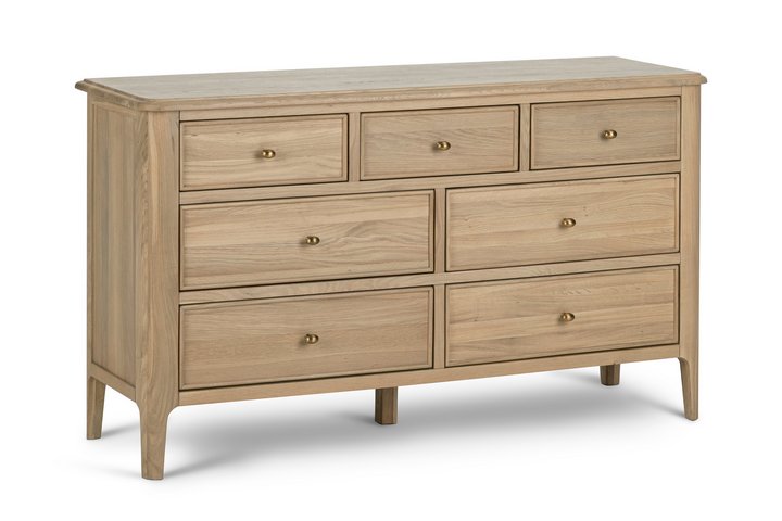 Lot 19  
            Marchington SR11 - Delivery or Collection 

                
OAK FURNITURELAND NEWTON LIGHT NATURAL SOLID OAK 3+4 CHEST OF DRAWERS ORIGINAL RR...