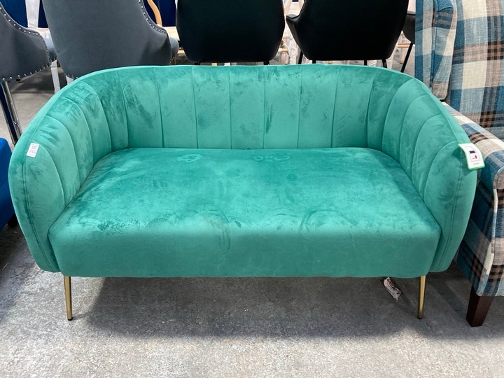 Lot 256  
            Marchington SR11 - Delivery or Collection 

                
DREAMS INTERIORS MEDIUM 2 SEATER ACCENT STYLE SOFA IN EMERALD GREEN PLUSH VELVET:...