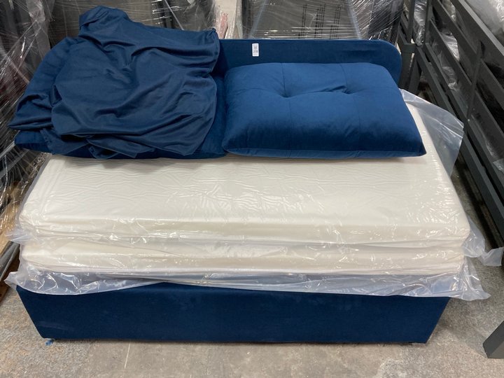 Lot 278  
            Marchington SR11 - Delivery or Collection 

                
DREAMS INTERIORS MODERN STYLE 2 SEATER ARMLESS SOFA BED IN DEEP BLUE PLUSH VELVET...