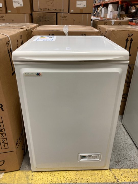Lot 289  
            Marchington SR11 - Delivery or Collection 

                
NORFROST 99L WHITE CHEST FREEZER MODEL : C4AEWC - ORIGINAL RRP - £174: LOCATION - B1