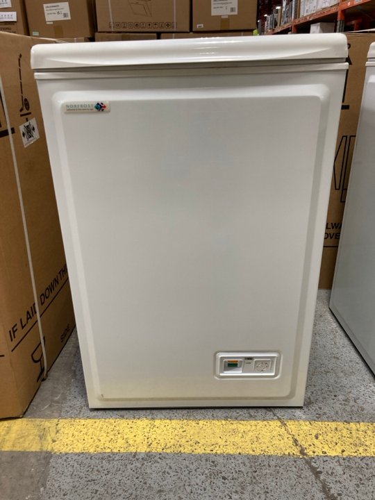 Lot 292  
            Marchington SR11 - Delivery or Collection 

                
NORFROST 99L WHITE CHEST FREEZER MODEL : C4AEWC - ORIGINAL RRP - £174: LOCATION - B1