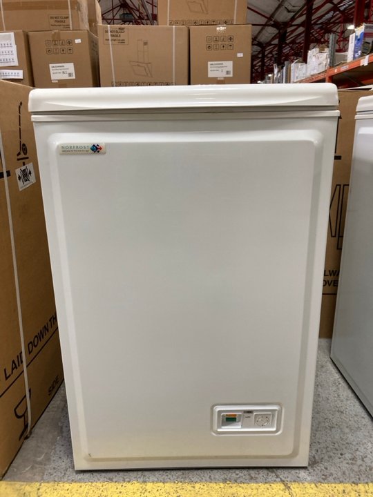 Lot 295  
            Marchington SR11 - Delivery or Collection 

                
NORFROST 99L WHITE CHEST FREEZER MODEL : C4AEWC - ORIGINAL RRP - £174: LOCATION - B1