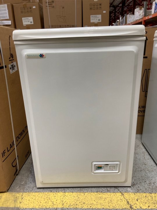 Lot 300  
            Marchington SR11 - Delivery or Collection 

                
NORFROST 99L WHITE CHEST FREEZER MODEL : C4AEWC - ORIGINAL RRP - £174: LOCATION - B1