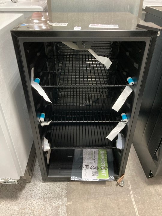 Lot 350  
            Marchington SR11 - Delivery or Collection 

                
COMFEE 93L UNDER COUNTER DRINKS FRIDGE MODEL : RCZ99BG2: LOCATION - B3