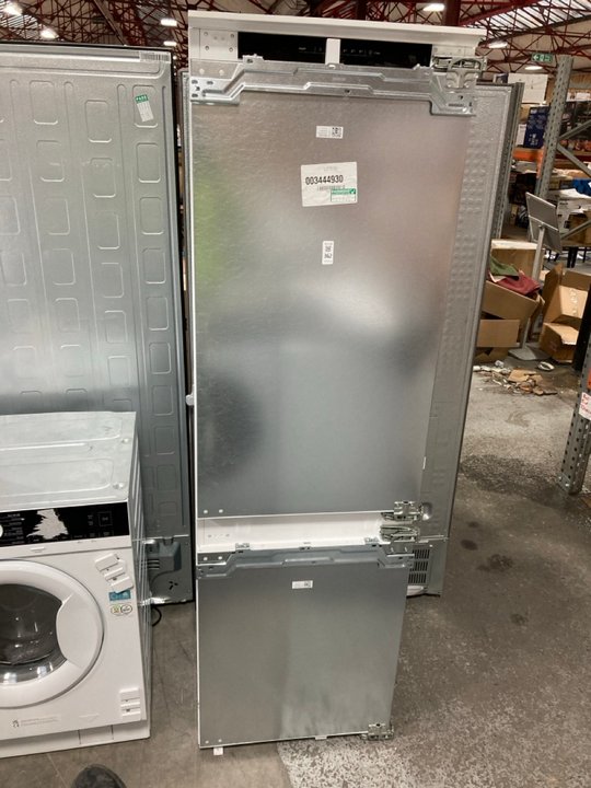 Lot 362  
            Marchington SR11 - Delivery or Collection 

                
SIEMENS KI86NVFE0G INTEGRATED FRIDGE FREEZER - ORIGINAL RRP £898.99: LOCATION - B3