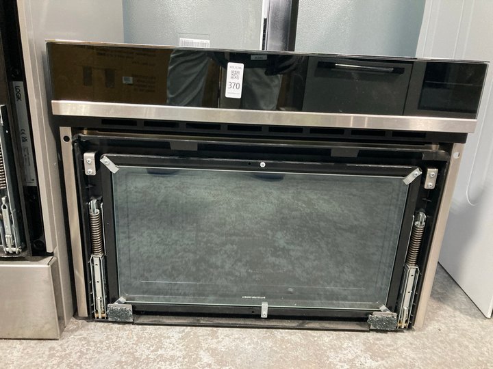 Lot 370  
            Marchington SR11 - Delivery or Collection 

                
FISHER & PAYKEL BUILT IN COMBI MICROWAVE OVEN: MODEL OM60NDB1 - ORIGINAL RRP £139...