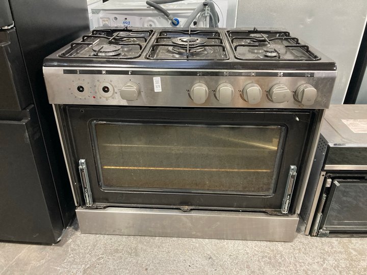 Lot 371  
            Marchington SR11 - Delivery or Collection 

                
LOGIK 90CM DUAL FUEL RANGE COOKER: MODEL LFTG90X18 - ORIGINAL RRP £419: LOCATION ...